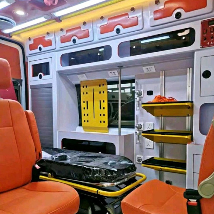 镇宁长途救护车护送病人租赁价格